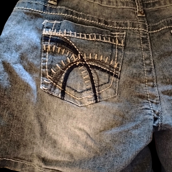 Rue21 Faded Blue Jean Shorts - Picture 3 of 10